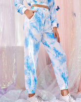 Zweiteiliges Activewear-Outfit mit langen Ärmeln und Batikmuster und Kordelzug